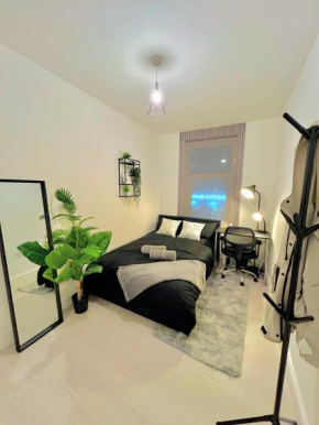 Modern Serviced Studio in London